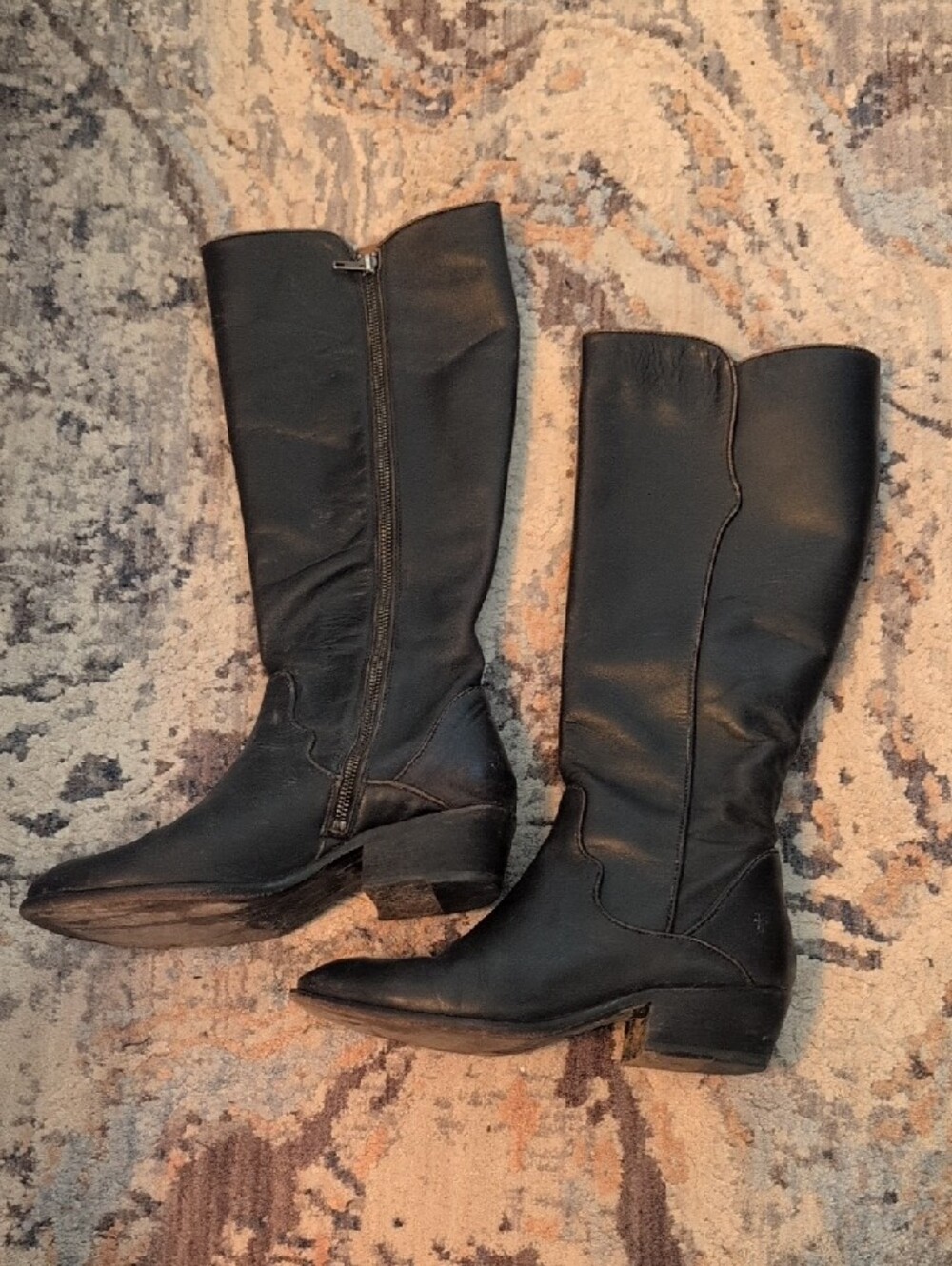 Classic Frye Black Knee-High Leather Women's Boots - Picture 3 of 15